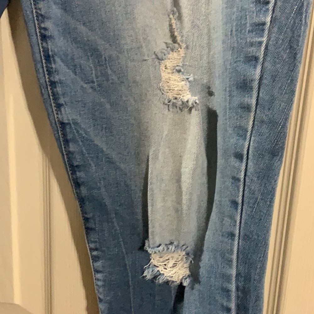 Distressed Jean - Picture 3 of 4